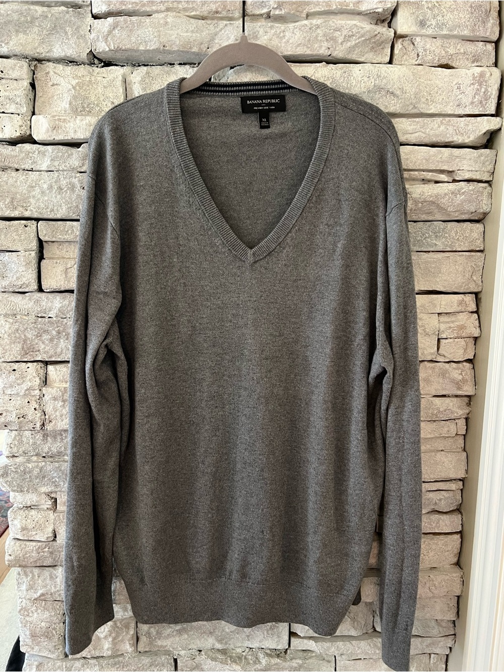 Banana Republic Luxe Yarn Men's V-Neck Sweater - Charcoal Gray XL